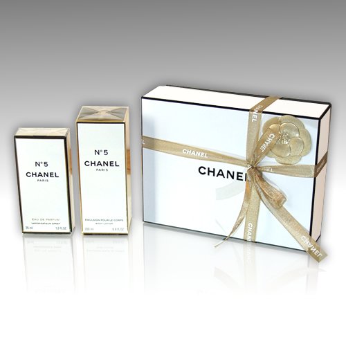 Mua Chanel No 5 Perfume Gift Set with 35 EDP Perfume and 200ml Body Lotion  trên Amazon Anh chính hãng 2023 | Giaonhan247