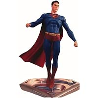 Diamond Comic Distributors Superman Returns in Flight Statue