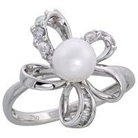 18k White Gold Pearl & Diamond Flower Ring, w/ 0.21 Carat Brilliant Cut Diamonds, 0.04 Carat Baguette Diamonds & 6mm White Pearl, 11/16