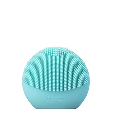 FOREO LUNA fofo Smart Facial Cleansing Brush and Skin Analyzer