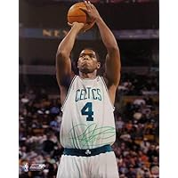 Ryan Gomes Autographed 16x20 Photo - Autographed NBA Photos