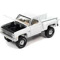1986 Chevy Silverado K10 Stepside Pickup Truck White Muscle Trucks Limited Edition to 17406 Pieces Worldwide 1/64 Diecast Model Car by Auto World 64352-AWSP095B