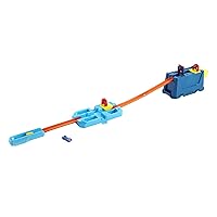 Hot Wheels Track Builder Unlimited Stunt Crash Box Playset with 18 Building Components in Storage Box with Lid & One 1:64 Scale Hot Wheels Car, Awesome Gift for Kids 6 to 12 Years Old