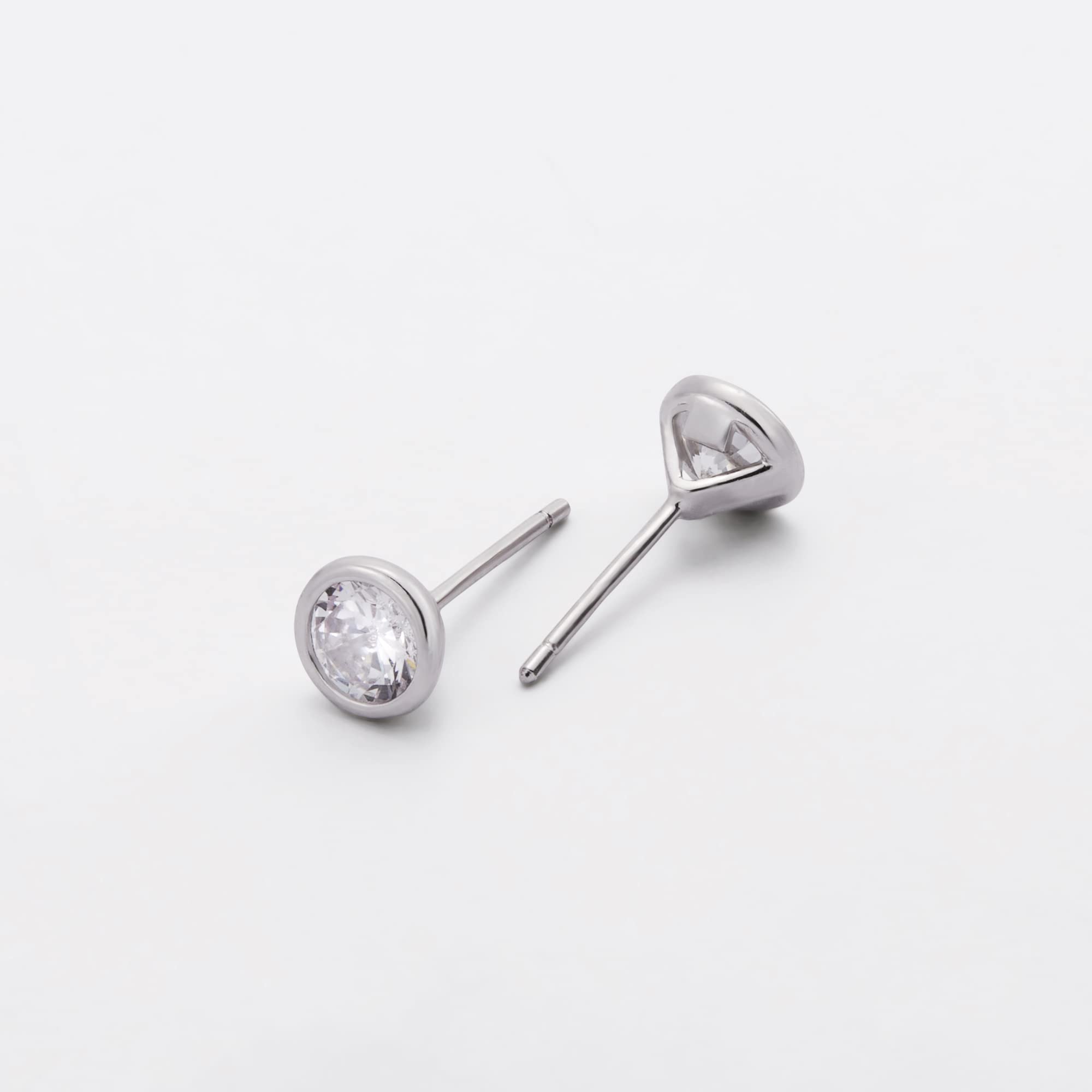 Amazon Essentials Sterling Silver AAA Cubic Zirconia Bezel Stud Earrings