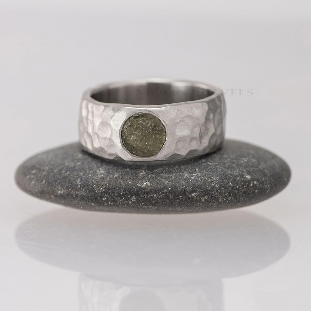 MOUNTJEWELS Natural Moldavite Ring, 925 Sterling Silver, Hammered Band Ring, Healing Crystal, Czech Republic Rough Moldavite