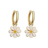 Delicate Daisy Flower Hoop Dangle Earrings for Women Girls Lightweight Dainty White Pink Enamel Daisy Huggie Hoop Cute Flower Drop Earrings Summer Jewelry Gift