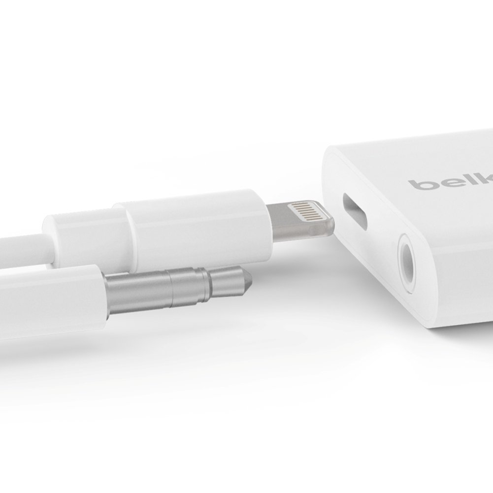 Belkin F8J212BTWHT Lightning & 0.1-inch (3.5 mm) Audio Dual Adapter, Compatible with iPhone 14, 13, 12, SE, 11, XR, MFi Certified, Earphones, Charging Simultaneously, Data Transfer, White