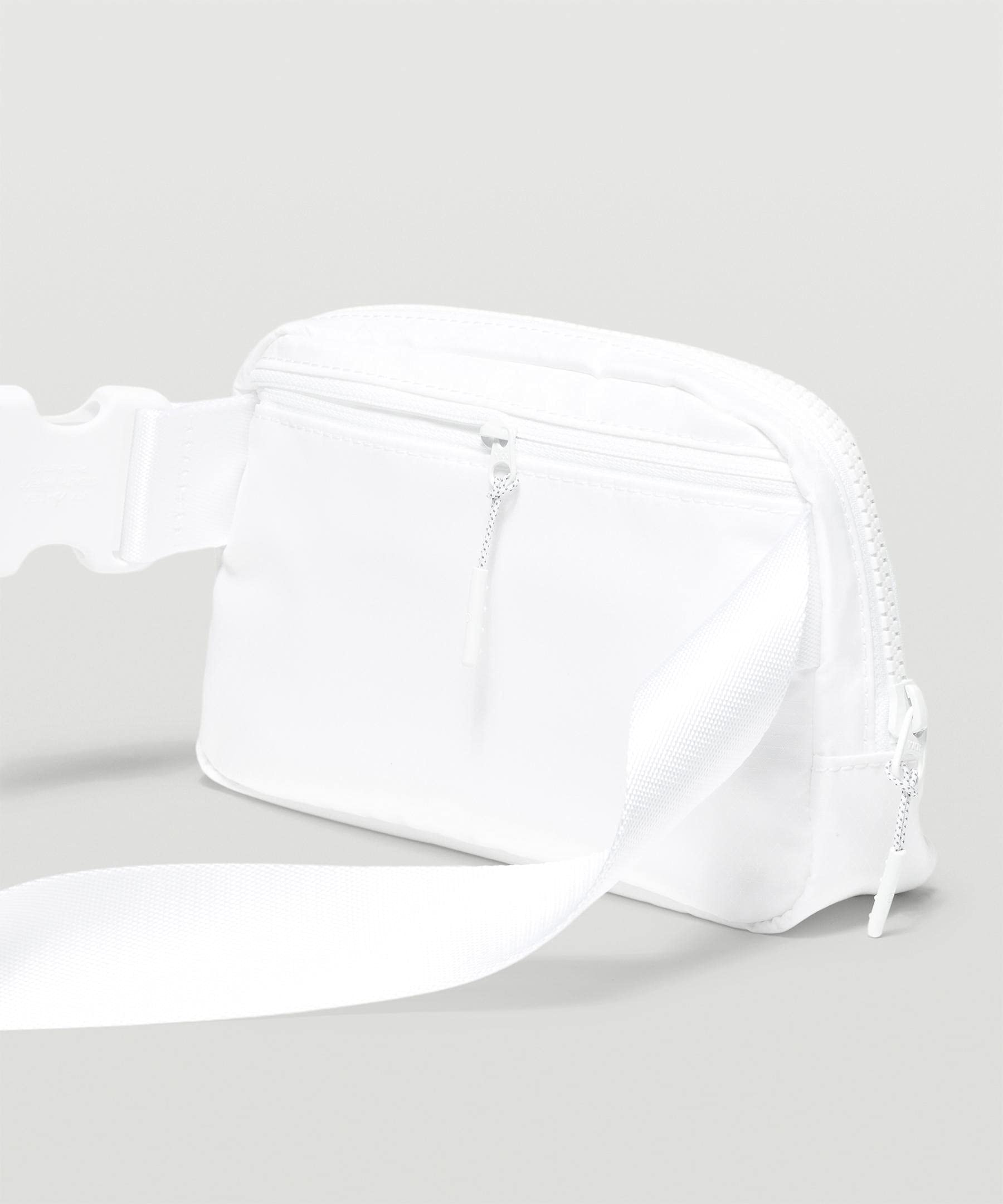Lululemon Athletica Everywhere Belt Bag 1L (White)