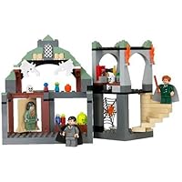 LEGO Harry Potter 4752: Professor Lupin's Classroom