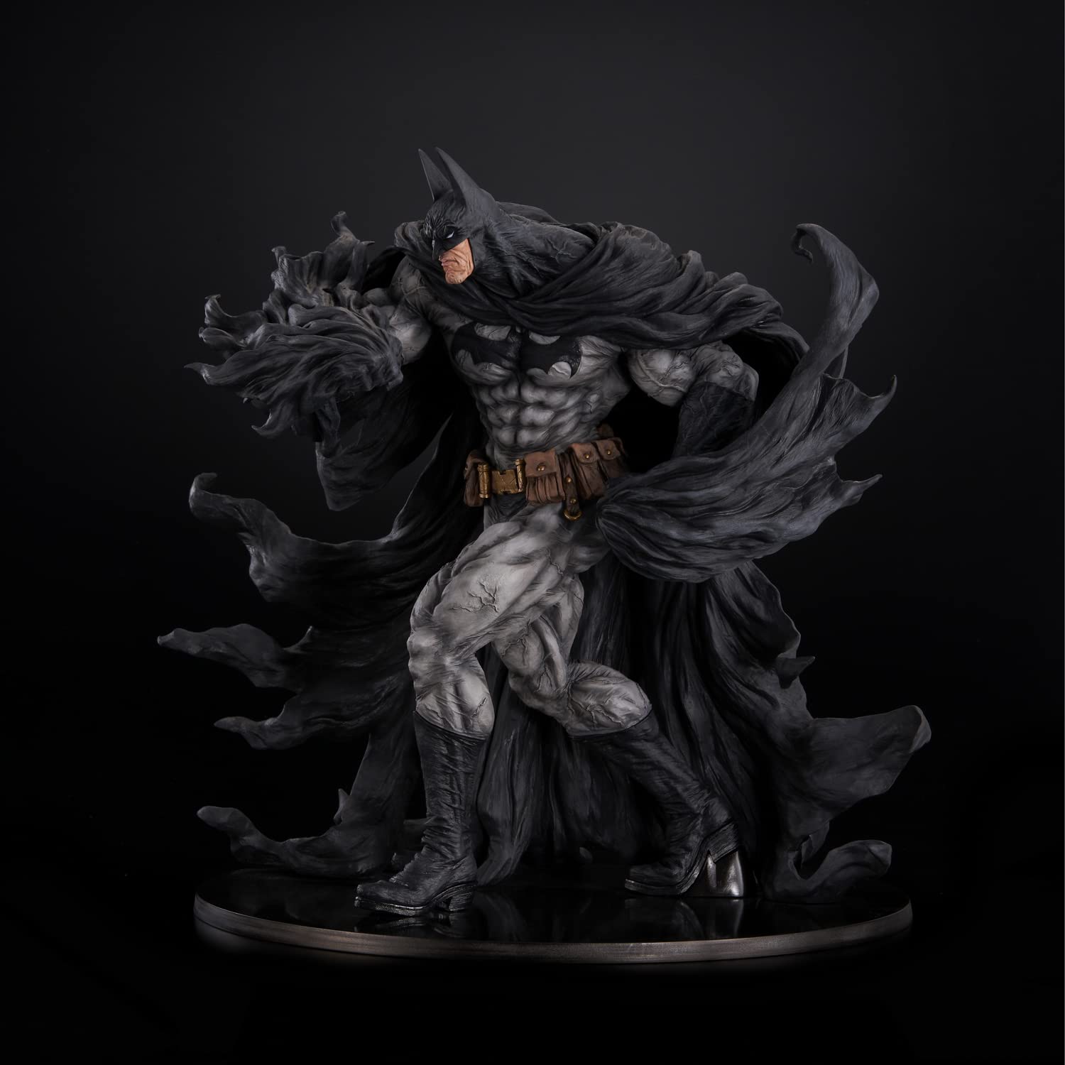 Union Creative DC Comics: Batman (Hard Black) Sofbinal Vinyl Figure, Multicolor