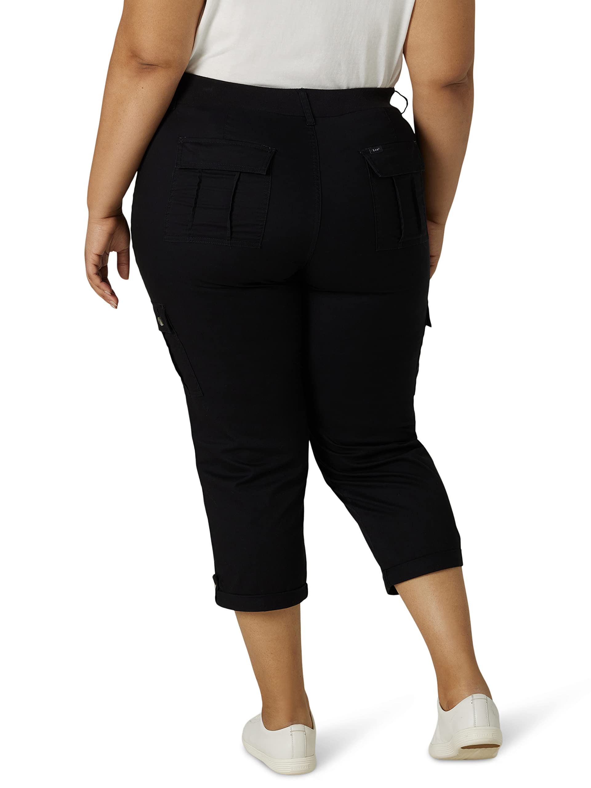 Lee Women's Plus Size Flex-to-go Mid-Rise Relaxed Fit Cargo Capri Pant