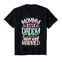 Kids Mommy and Daddy just got married T-Shirt