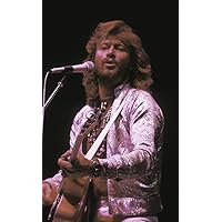 the Barry Gibb on stage Photo Print (8 x 10)