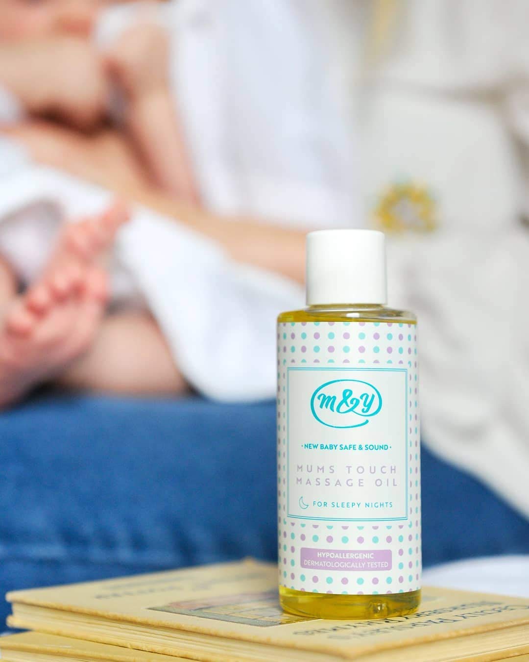 Mum & You New Baby Safe & Sound Mums Touch Massage Oils -Set of 2 Scents. Calm Days and Sleepy Nights. Made with Sunflower Seed Oil, Organic Jojoba, Organic Camomile, Rosemary and Leaf Extract.