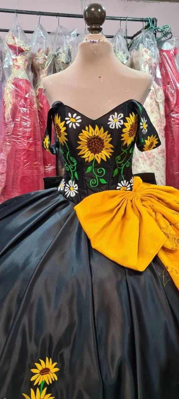 grxkiming 2024 Modern Sunflower Embroidered Ball Gown Prom Formal Dresses Quinceanera Off Shoulder Satin Sweet 16 Long Dress