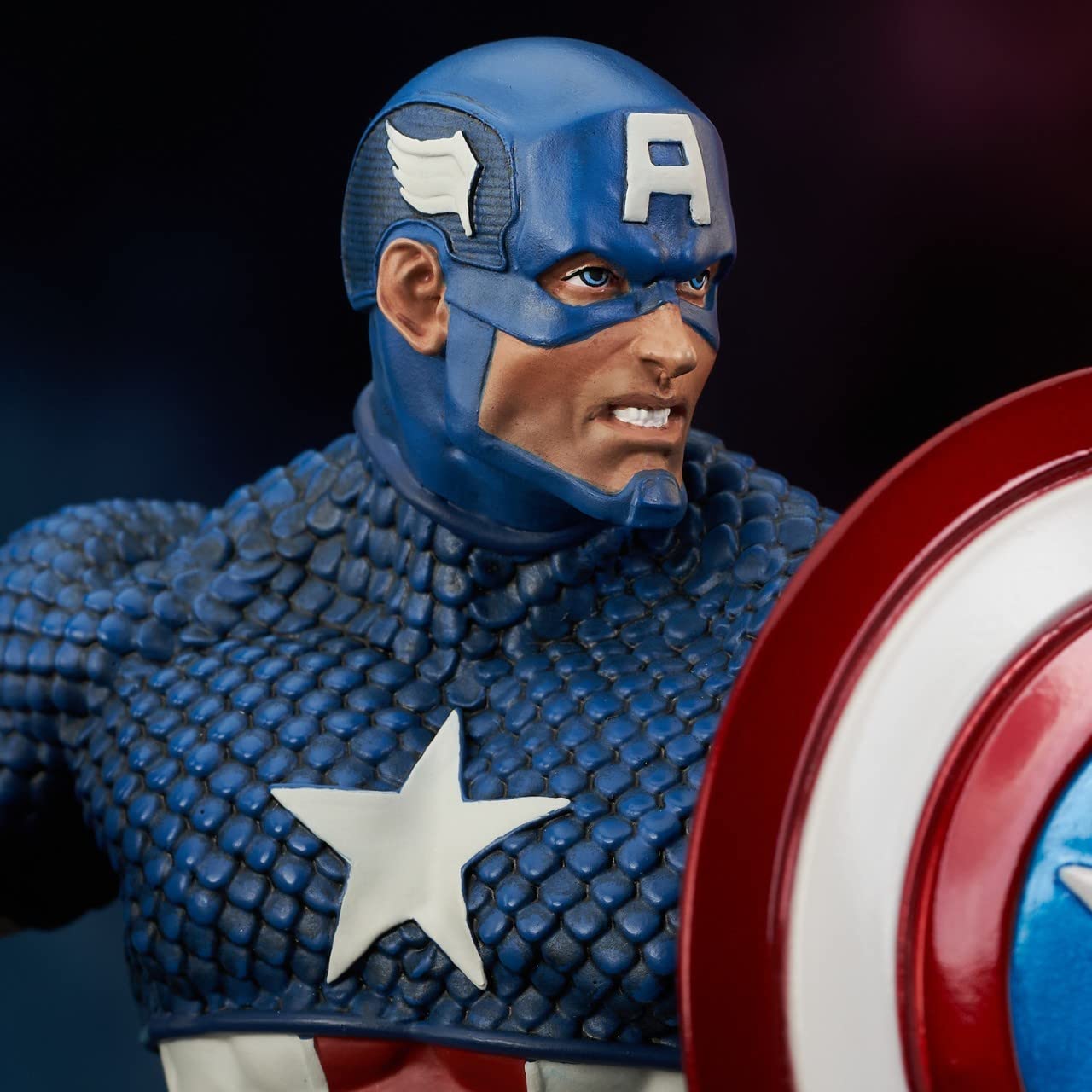 DIAMOND SELECT TOYS Marvel Comics: Captain America 1:7 Scale Resin Bust, Multicolor, 6 inches