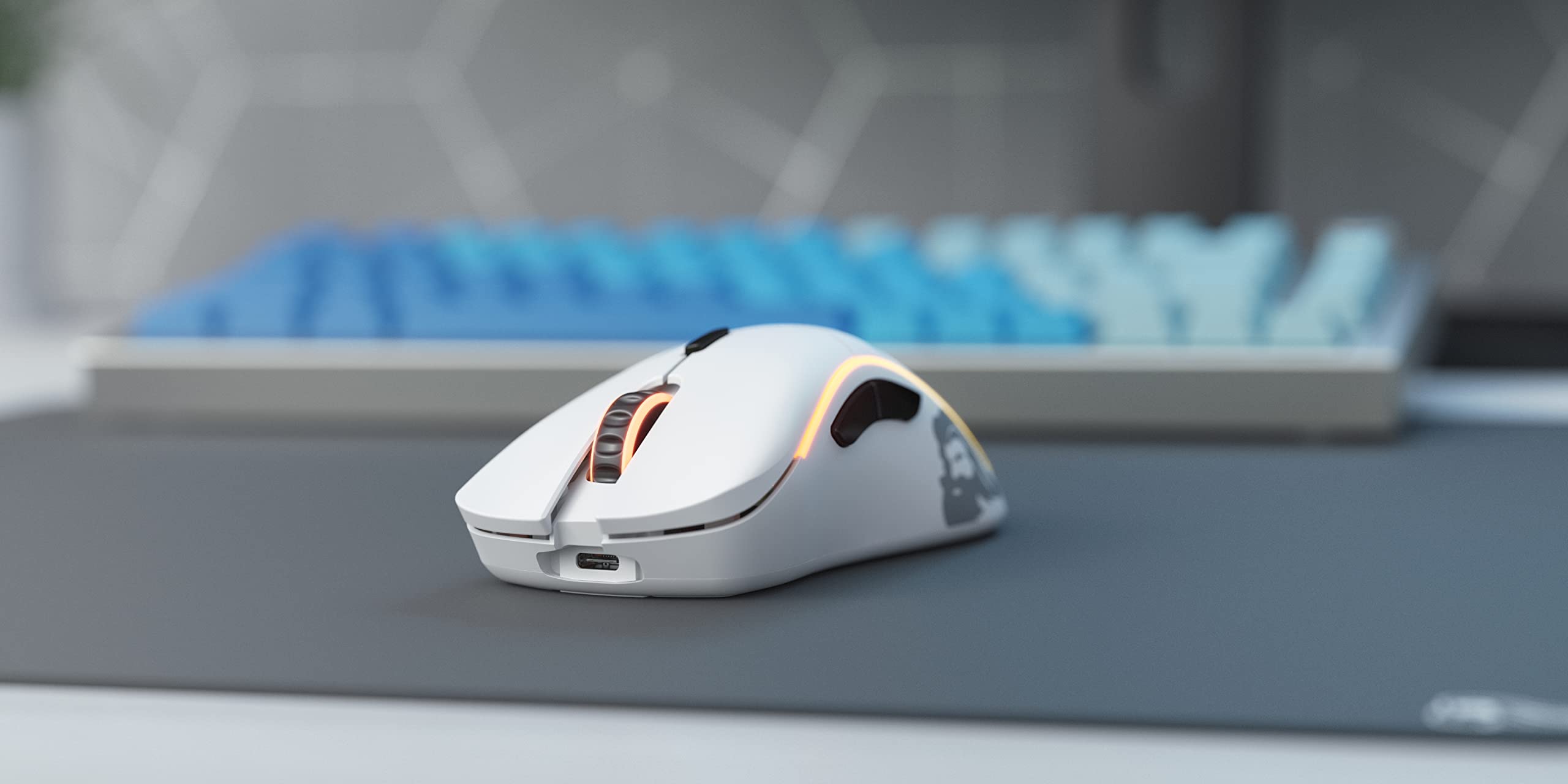 Glorious Gaming Mouse - Model D - RGB Gaming Mouse - 69 g Lightweight Wireless Mouse - Ergonomic Mouse - Honeycomb Mouse - White Wireless Gaming Mouse (Matte White)