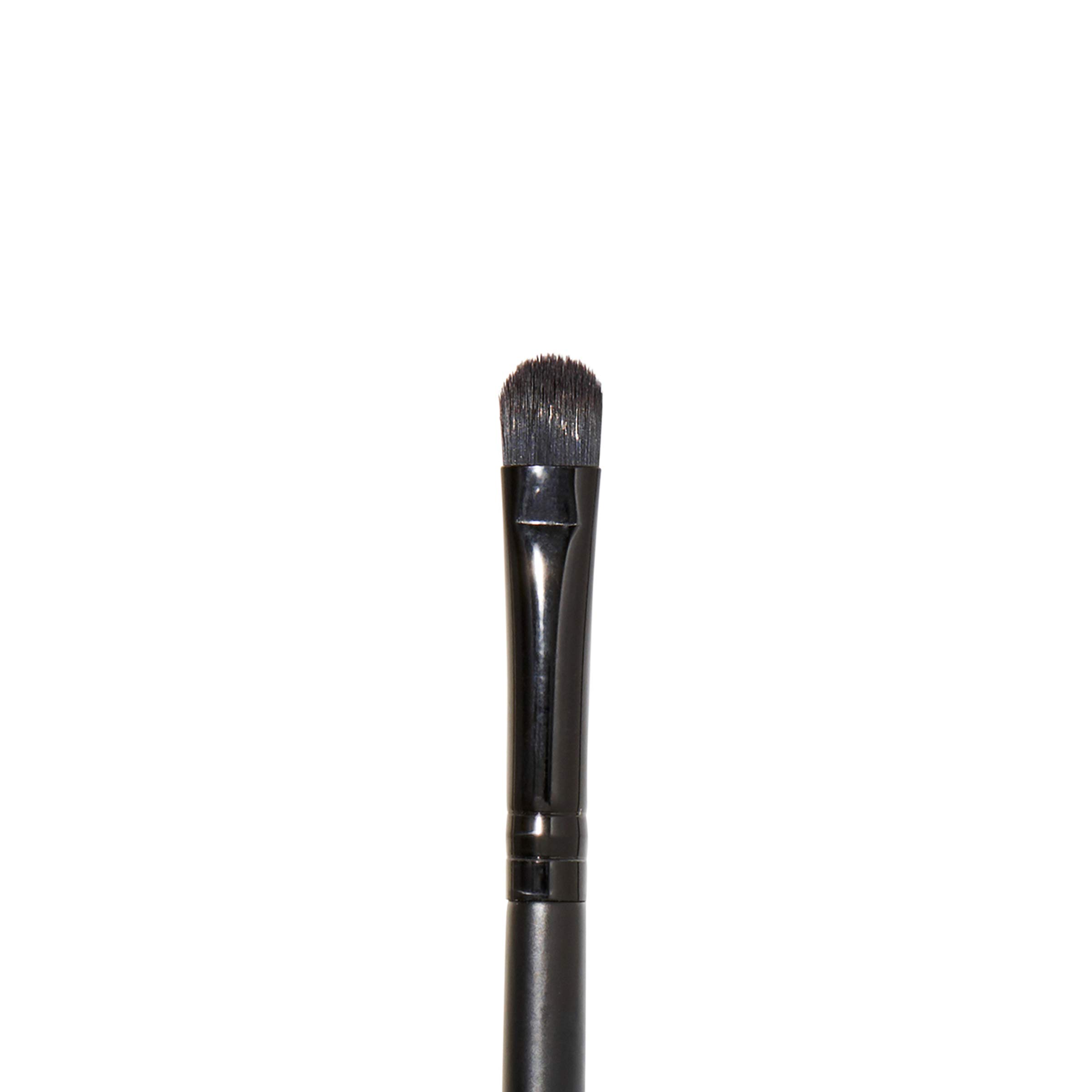 e.l.f. Cosmetics Concealer Brush, Flat Synthetic Brush is Ideal for Concealing Small Imperfections