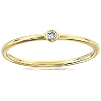 Amazon Essentials Cubic Zirconia Solitaire Demi Fine Stacking Ring in 1k Yellow Gold (previously Amazon Collection)