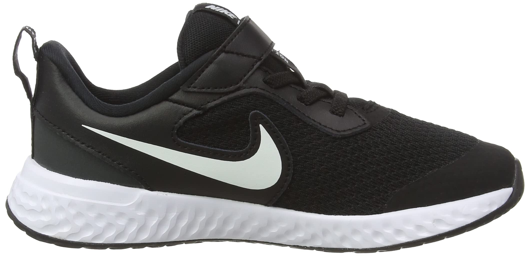 Nike Unisex-Child Revolution 5 Grade School Running Shoe