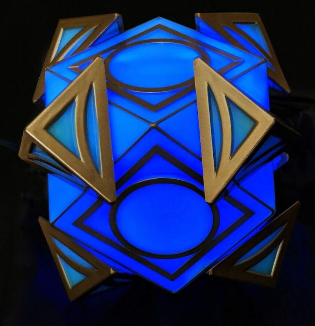 Galaxy's Edge Star Wars Electronic Jedi Holocron Cube