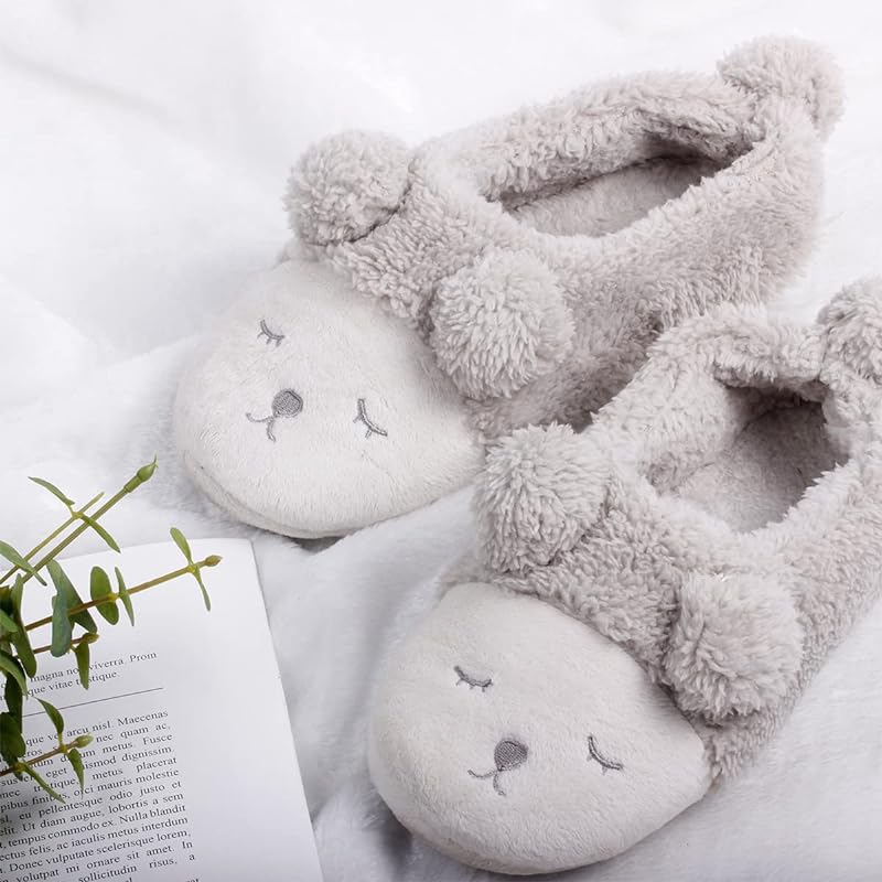 Classic Spa Basket With Two Bathroom Slippers Set: Gift/Send Fashion and  Lifestyle Gifts Online L11010723 |IGP.com