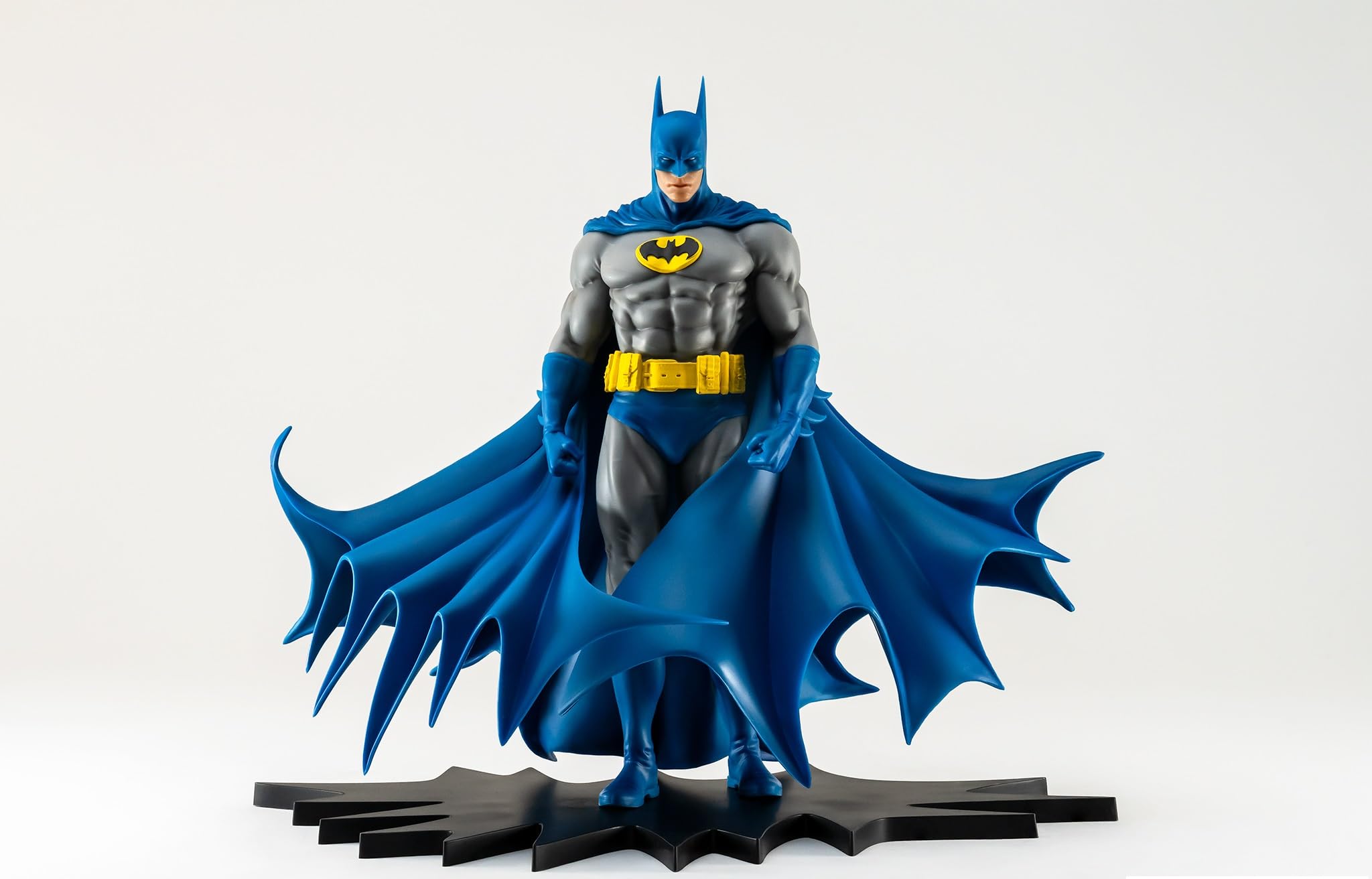 DC Heroes: Batman (Classic Version) Previews Exclusive 1:8 Scale Statue