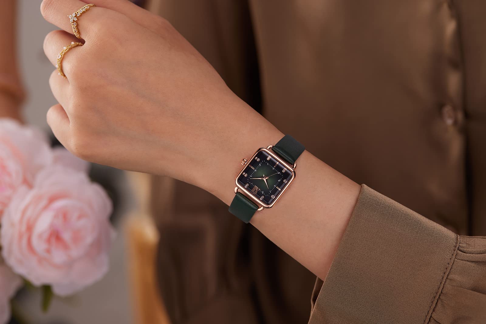 SURVAN WatchDesigner Wrist Watches for Women Japanese Quartz Fashion Waterproof Womens Watch Crystal Dial Leather Strap Adjustable Bracelet Wrist Watch
