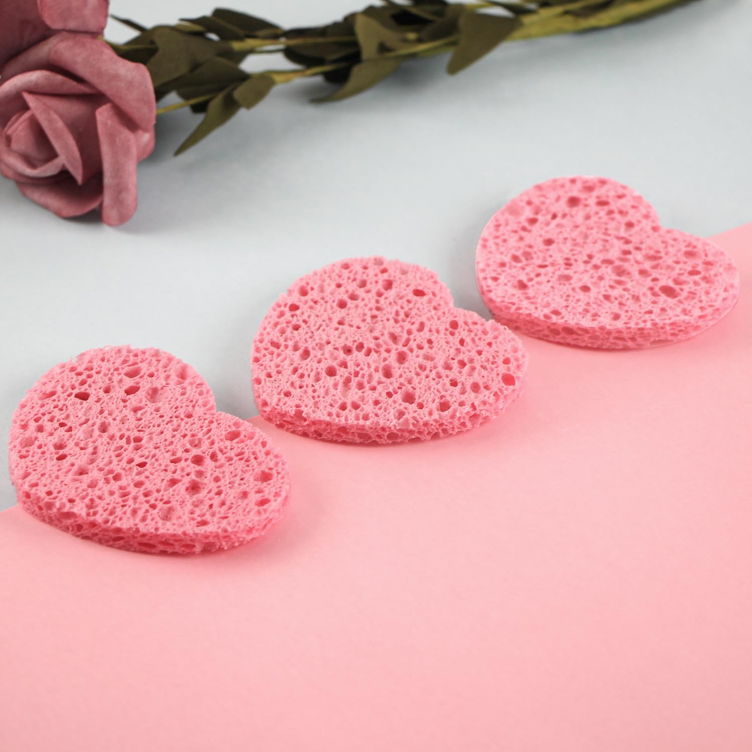 60-Count Compressed Facial Sponges with Container, Heart Shape Compressed Face Sponge, 100% Natural Sponge Pads for Face Cleansing, Massage, Pore Exfoliating Mask, Makeup Removal (Pink)