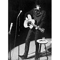 Bob Dylan performing on stage Photo Print (8 x 10)