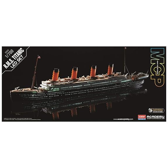 Mua Academy 14220 . Titanic + LED Set, 1/700 Scale Plastic Model Kit  trên Amazon Mỹ chính hãng 2023 | Fado