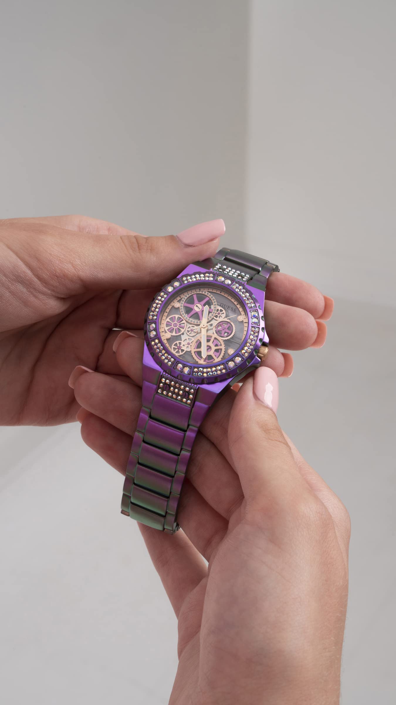 GUESS Clear-Cut Bracelet Watch