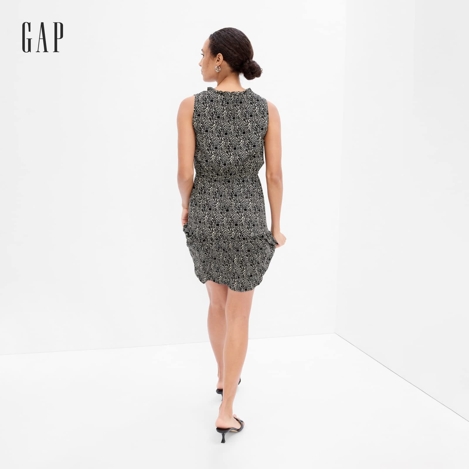 GAP Women's Sleeveless Split Neck Dress