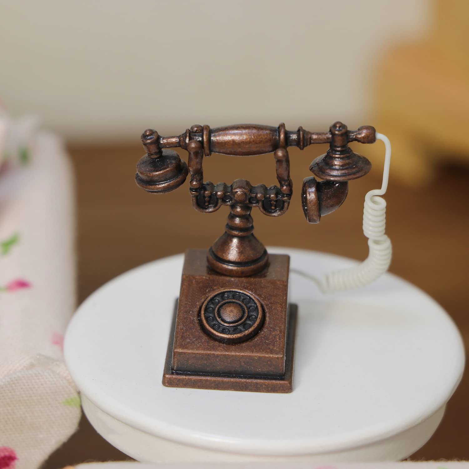 Miniature Phonograph &Telephone Dollhouse Accessories