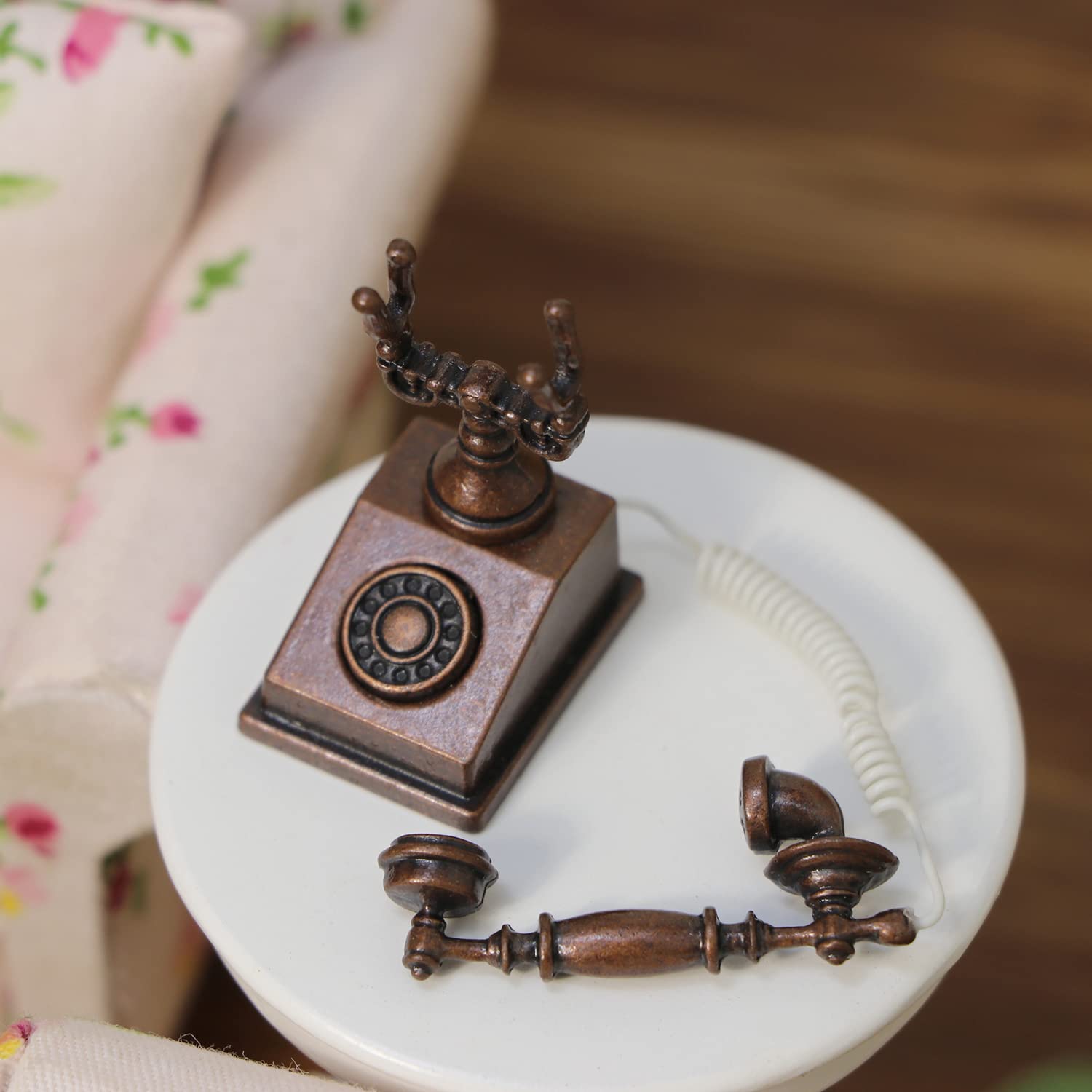 Miniature Phonograph &Telephone Dollhouse Accessories