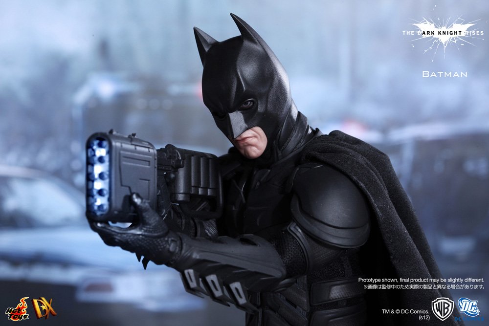 Mua Hot Toys The Dark Knight Rises Batman Bruce Wayne DX version 1/6 figure  trên Amazon Mỹ chính hãng 2023 | Giaonhan247