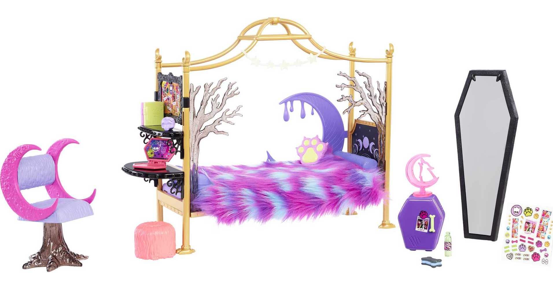 Monster High Playset, Clawdeen Wolf Bedroom with Doll House Furniture & Accessories Like Spooky Decor & Snacks, Sticker Sheet