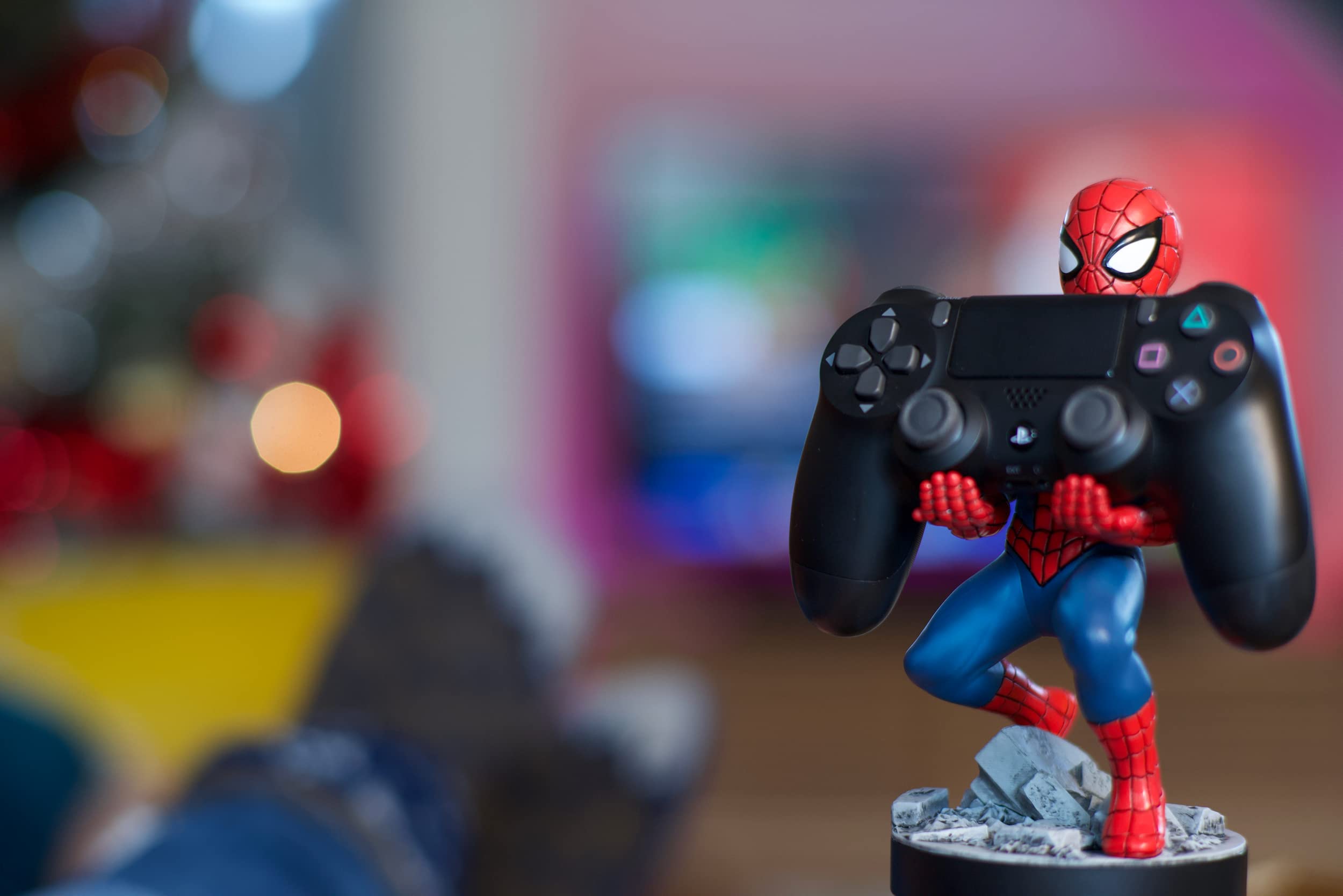 Cable Guys - Spider-Man Classic Accessory Holder for Gaming Controllers and Smartphones (Electronic Games////)