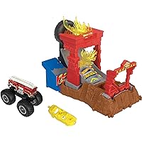 Arena Smashers 5-Alarm Fire Crash Challenge Playset, 5-Alarm Toy Truck in 1:64 Scale & Crushable Car