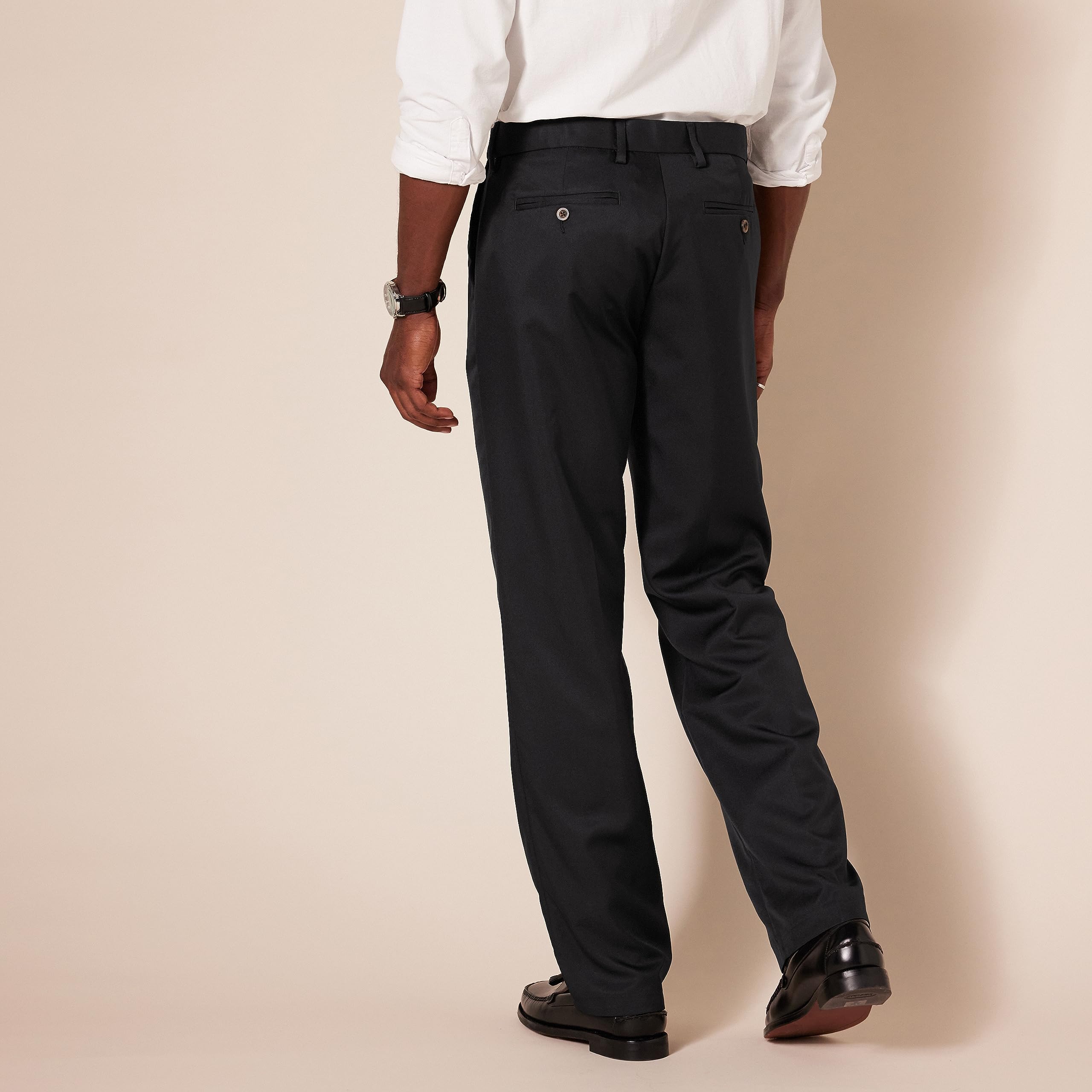 Amazon Essentials Men's Classic-Fit Expandable-Waist Flat-Front Dress Pant