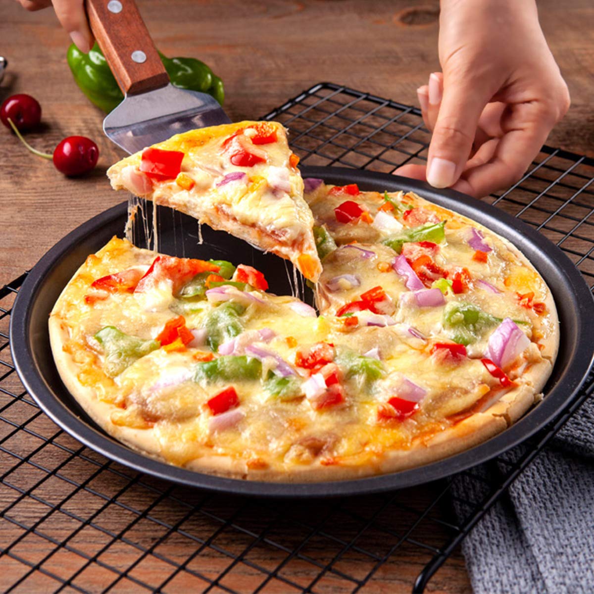 Bekith 3-Piece Set Non-stick Pizza Pan, Round Premium Bakeware, Black