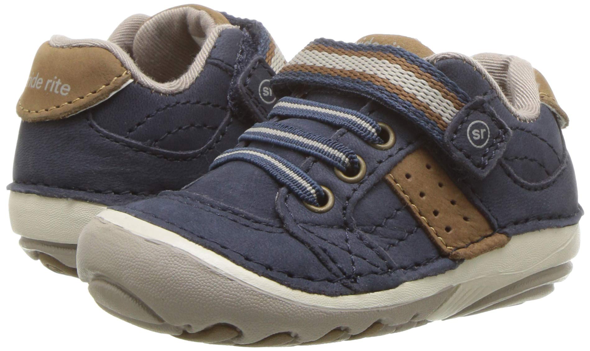 Stride Rite Unisex-Child Artie Lightweight Leather Sneaker