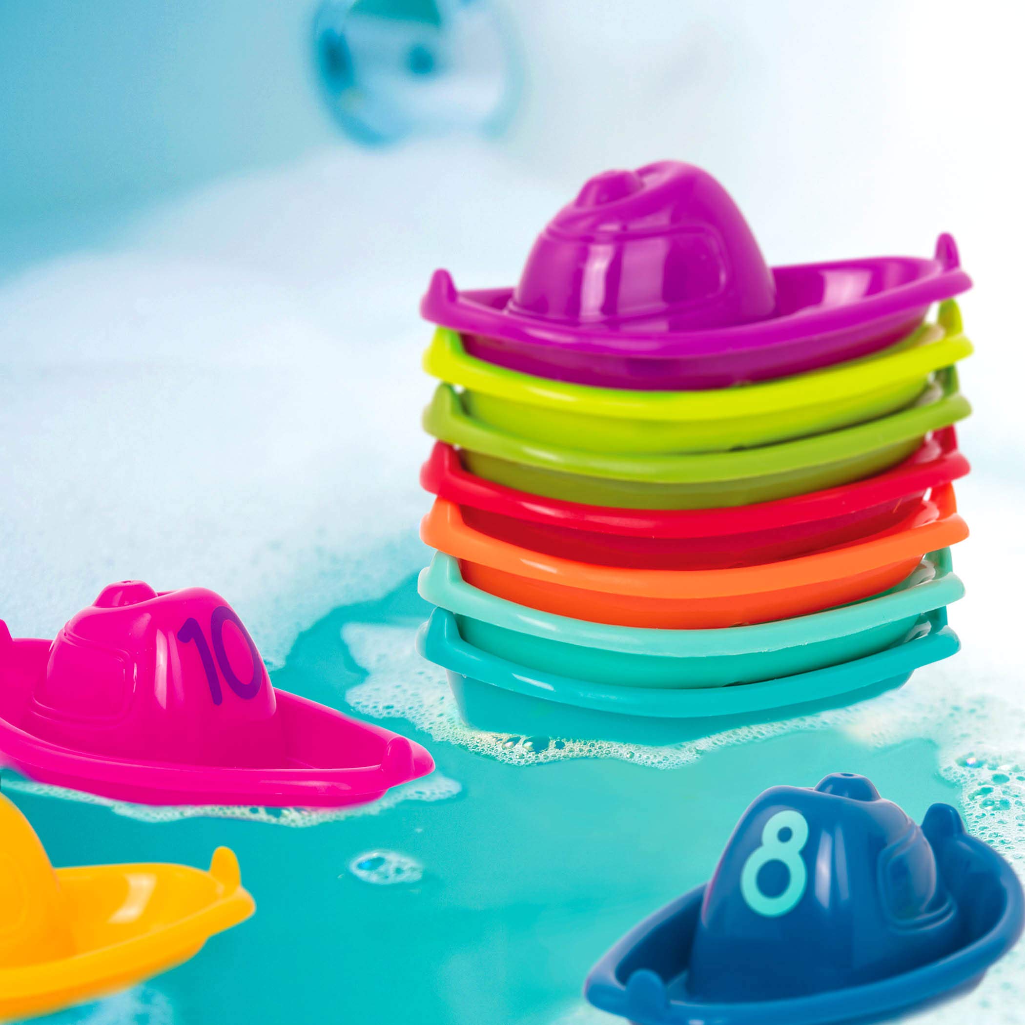Battat – 10 Bath Boats – Numbered & Stackable Bathtime Toys – Floating Toy Boats for The Bath, Pool, Beach – Educational Toys – 6 Months + – Stackin’ Boats