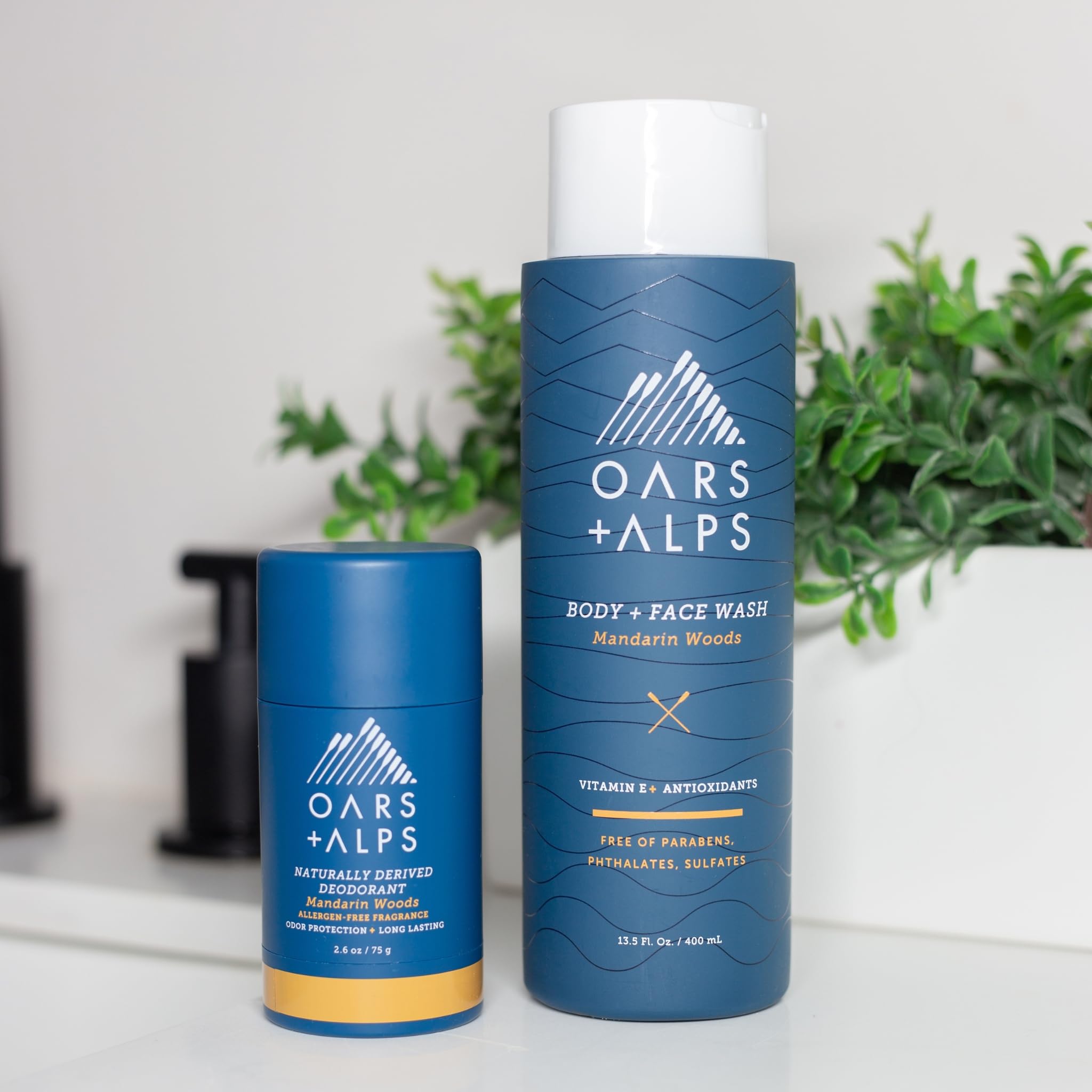 Oars + Alps Mens Moisturizing Body and Face Wash, Skin Care Infused with Vitamin E and Antioxidants, Sulfate Free, Mandarin Woods, 1 Pack