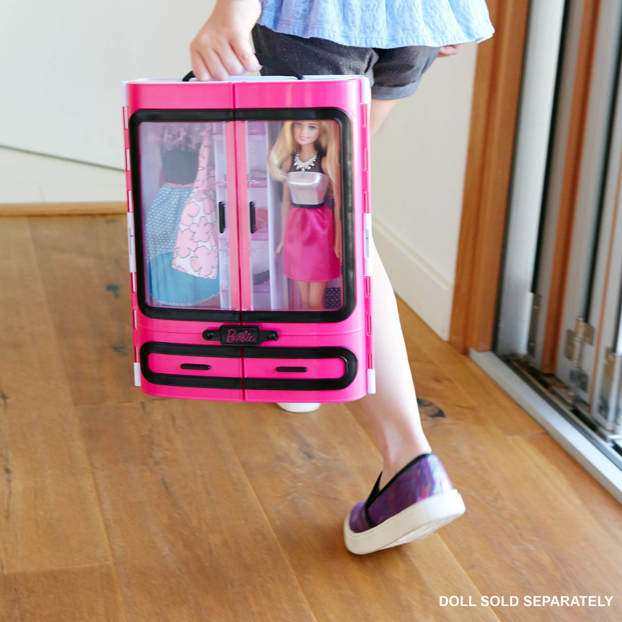 Barbie Fashionistas Ultimate Closet with Clothing and Accessories