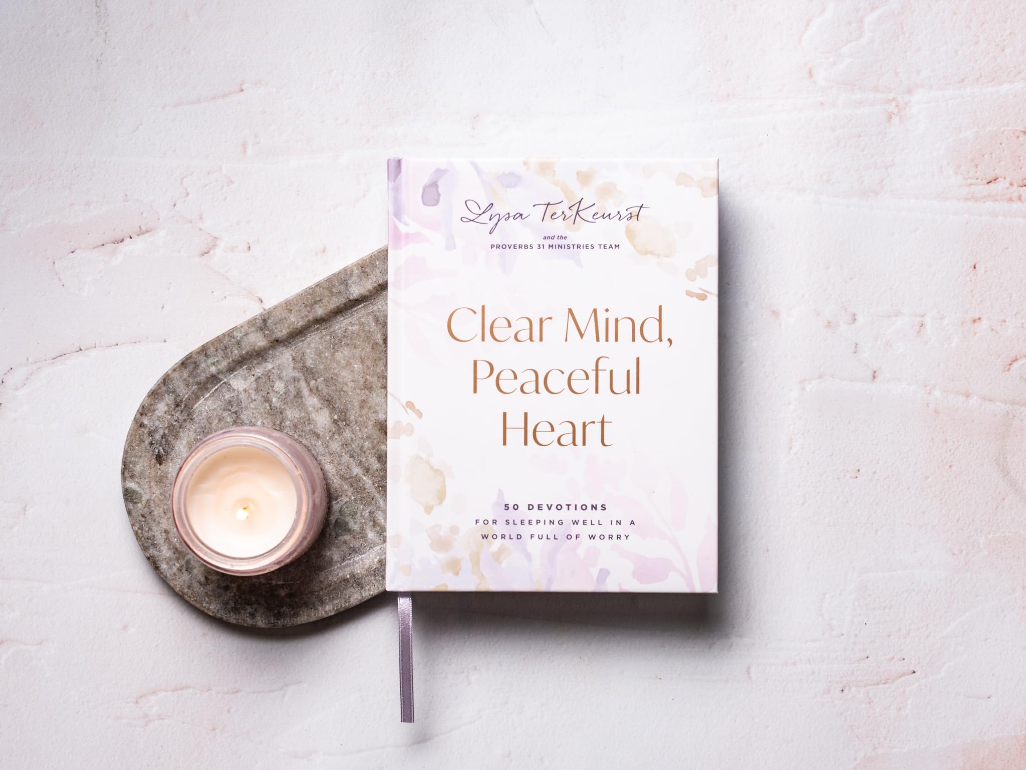 Clear Mind, Peaceful Heart: 50 Devotions for Sleeping Well in a World Full of Worry