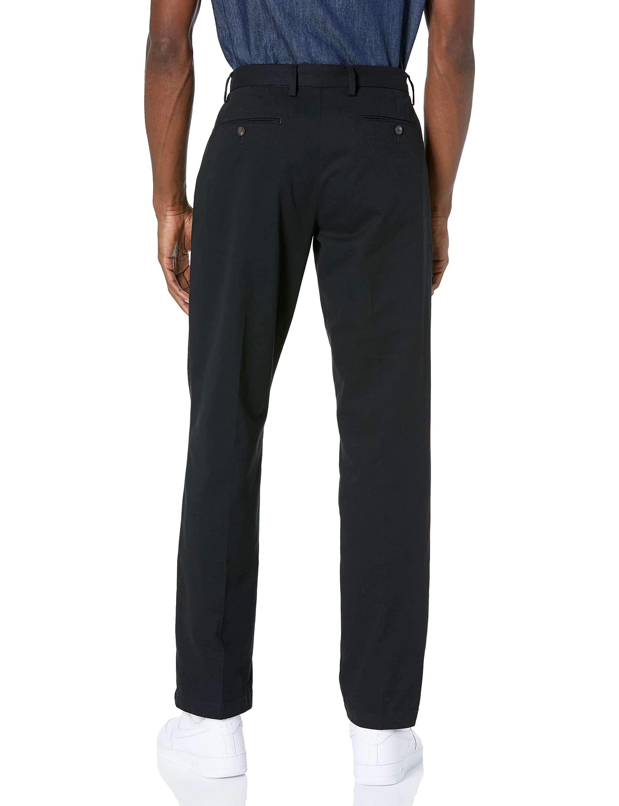 Amazon Essentials Men's Classic-Fit Wrinkle-Resistant Flat-Front Chino Pant (Available in Big & Tall), Black, 40W x 29L