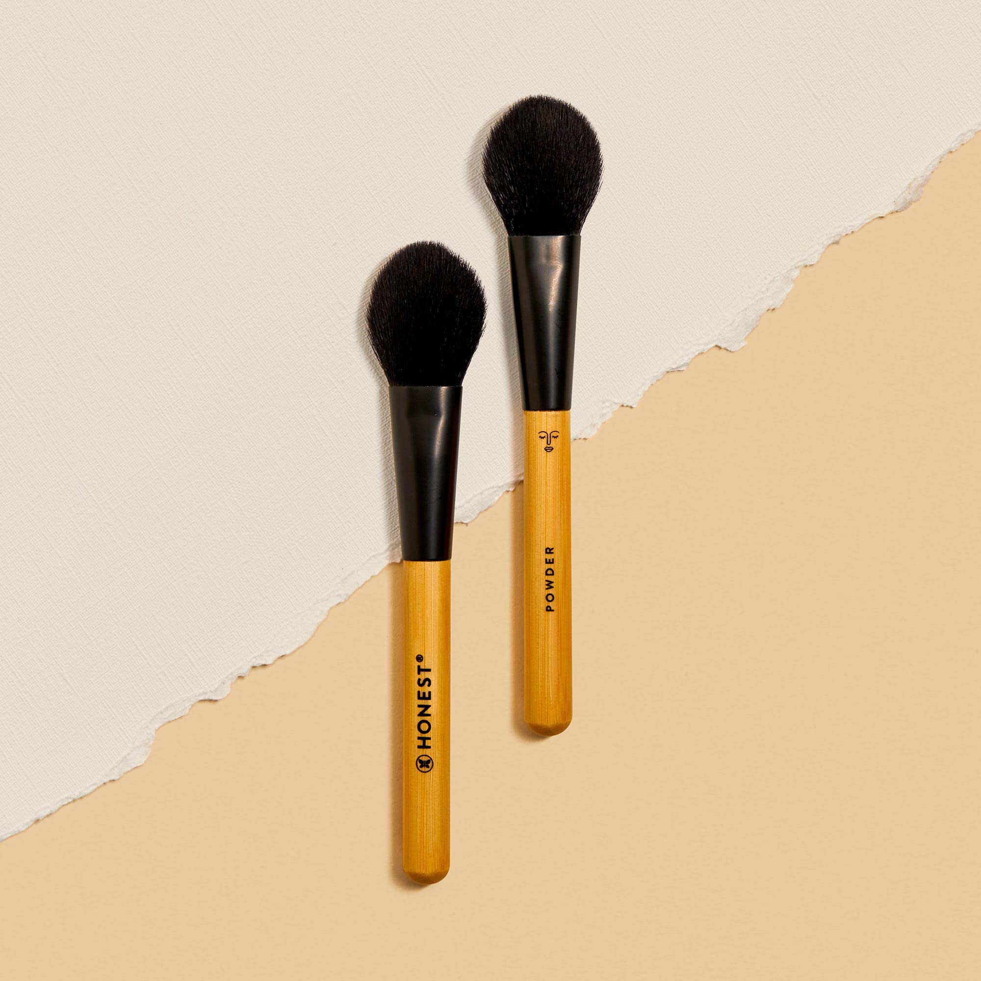 Honest Beauty Powder Brush with Renewable Bamboo + Synthetic Bristles | Makeup Brush for Loose + Pressed Powders | Cruelty Free | 1 count