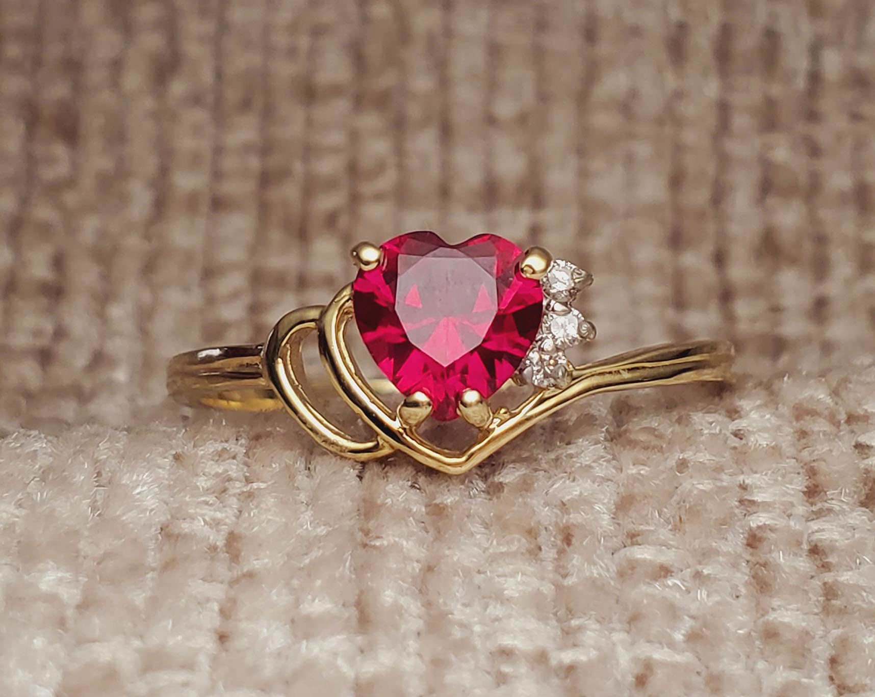 Galaxy Gold GG 1.02 ct 18K Solid Yellow Gold Heart Shaped Ruby & Diamond Ring
