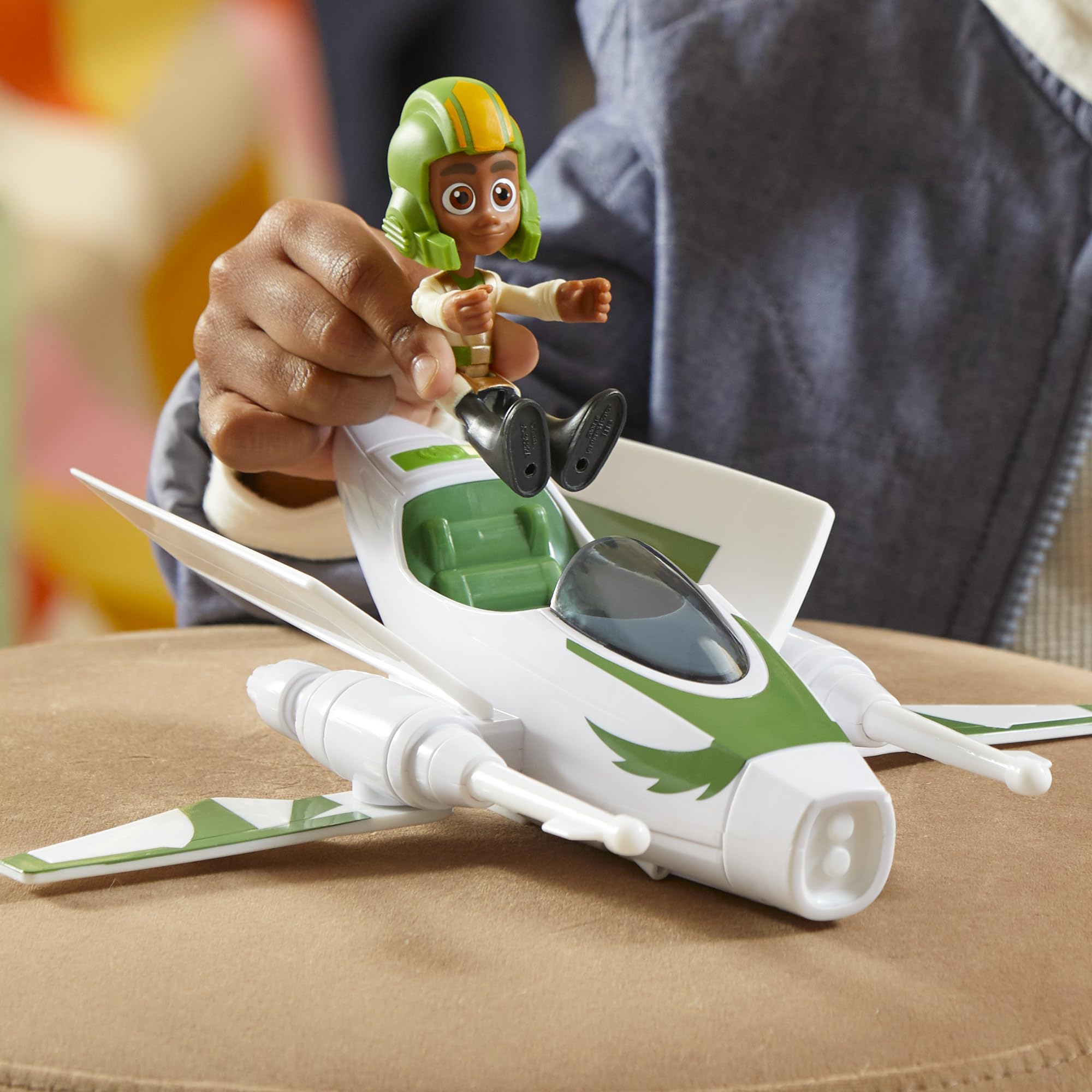STAR WARS Jedi Pilot Kai Brightstar, 4-Inch Scale Action Figure & Star Wars Ship, Toys, Preschool Toys for 3 Year Old Boys & Girls